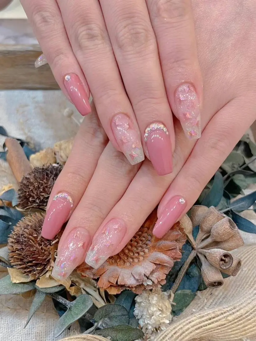 ネイル ピンク ストーンネイル babarla Nailのネイルデザイン