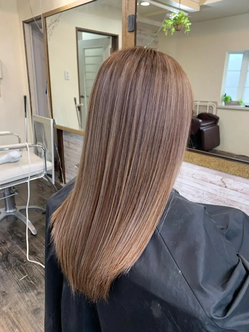 セミロング ハイライト ヘアカラー 渡辺 健太のヘアスタイル
