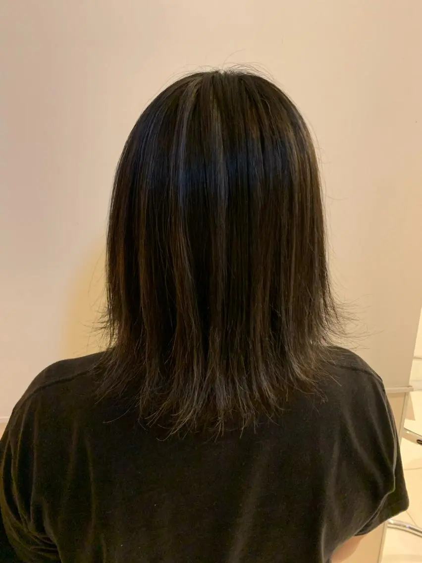 ミディアム ハイライト OPERA 赤塚のヘアスタイル