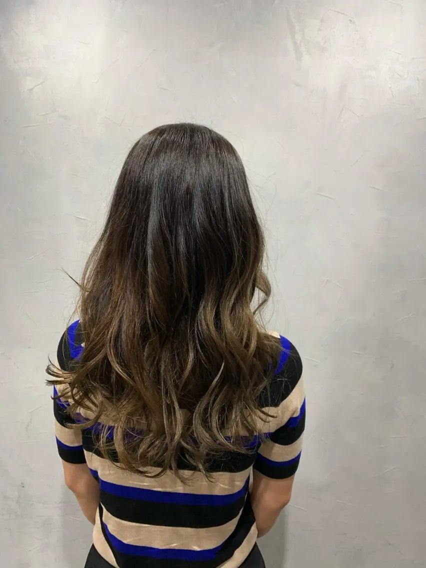 セミロング カラー ヘアカラー 江畑 匠 新宿三丁目 徒歩30秒⭐️のヘアスタイル
