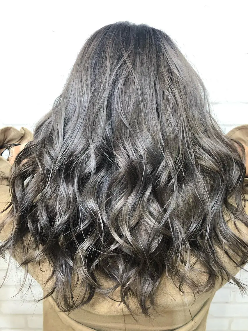 セミロング 🦄コグレケンタピ ンクカラー🎨パーマのヘアスタイル