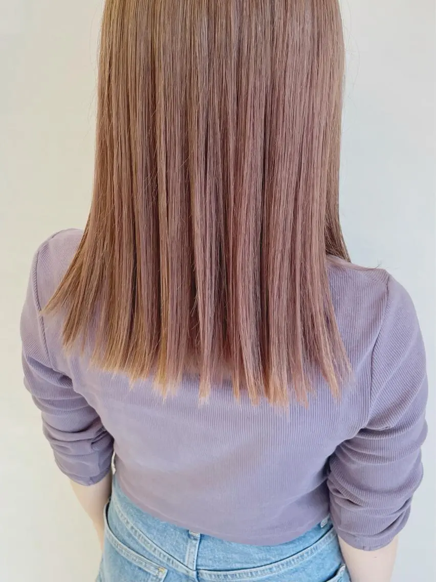 ミディアム カラー ベージュカラー ピンクカラー ピンクベージュ カット ヘアカラー 齋藤 咲のヘアスタイル