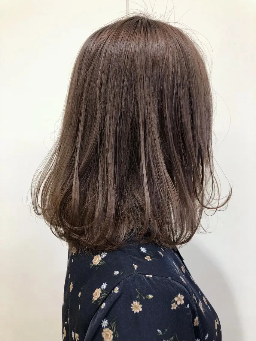 ミディアム カラー ベージュカラー ブリーチ ブラウンカラー ブラウンベージュ ケアブリーチ ケアブリーチ 坪井佑樹のヘアスタイル