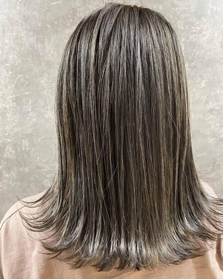 セミロング ハイライト カット ヘアカラー トリートメント ヘアーサロン アルカンシエルのヘアスタイル