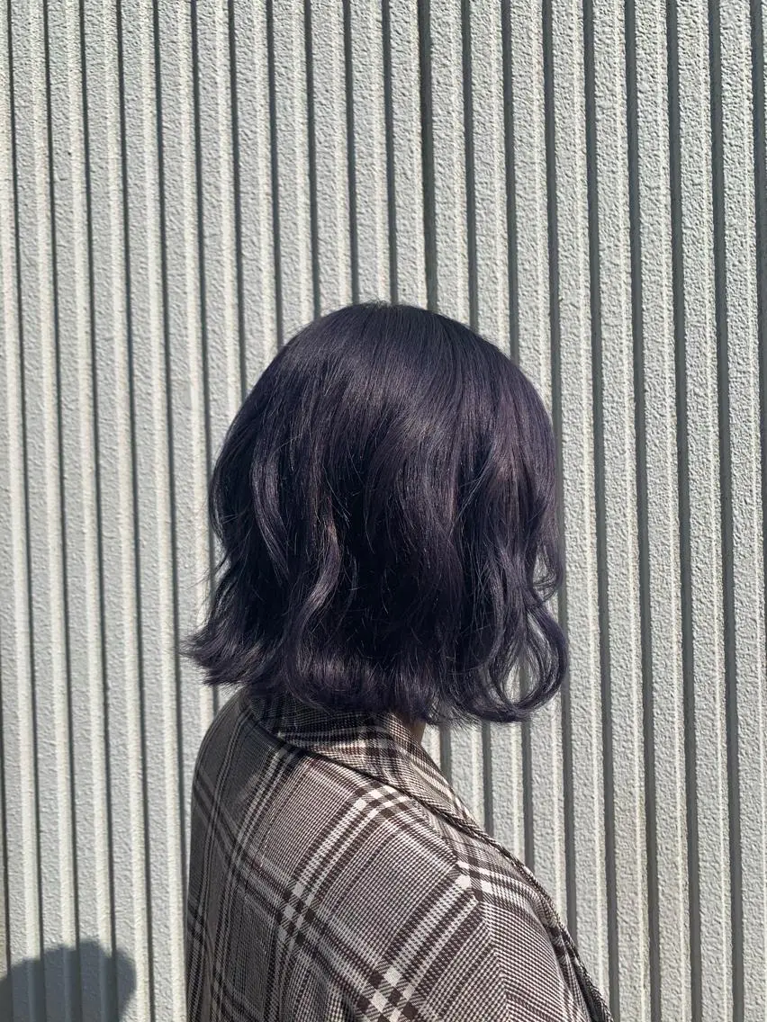 ショート カラー ブリーチ パープルカラー 田畠 しずかのヘアスタイル