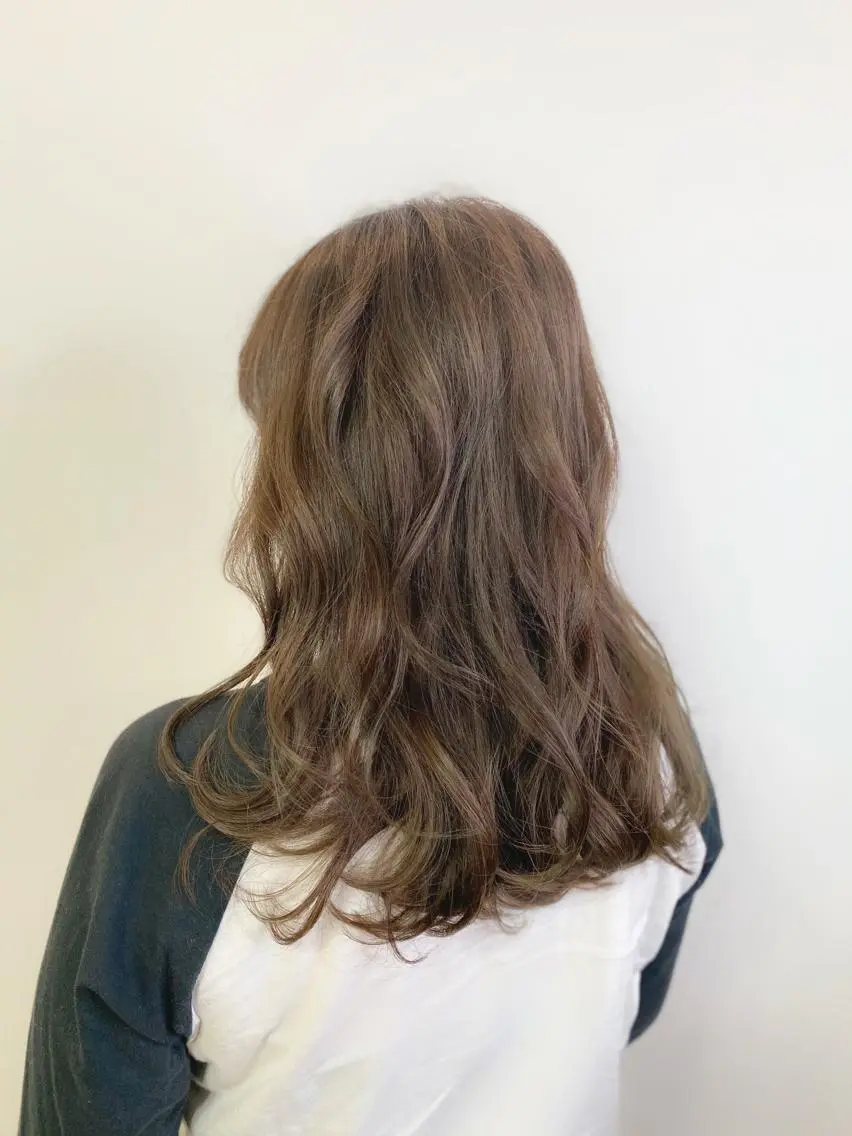セミロング カラー ヘアアレンジ ブリーチ Luzir⭐︎ GEN⭐︎のヘアスタイル