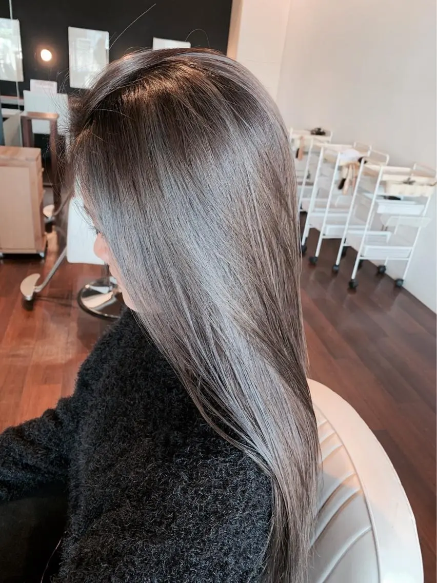 ロング カラー そそ　喜 多のヘアスタイル