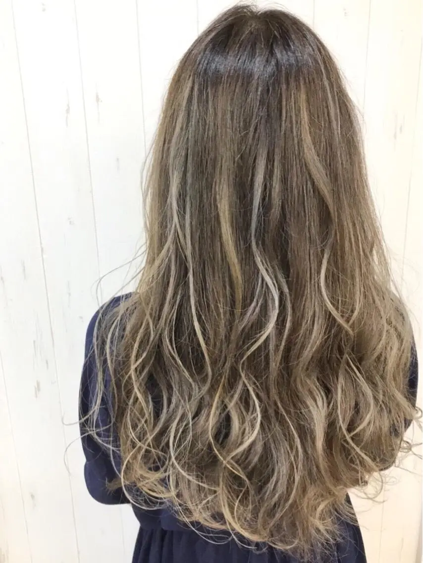 ロング カラー パーマ ヘアアレンジ キッズ ネイル マツエク・マツパ M字・前髪割れ 改善メンズ特化/栢沼のヘアスタイル
