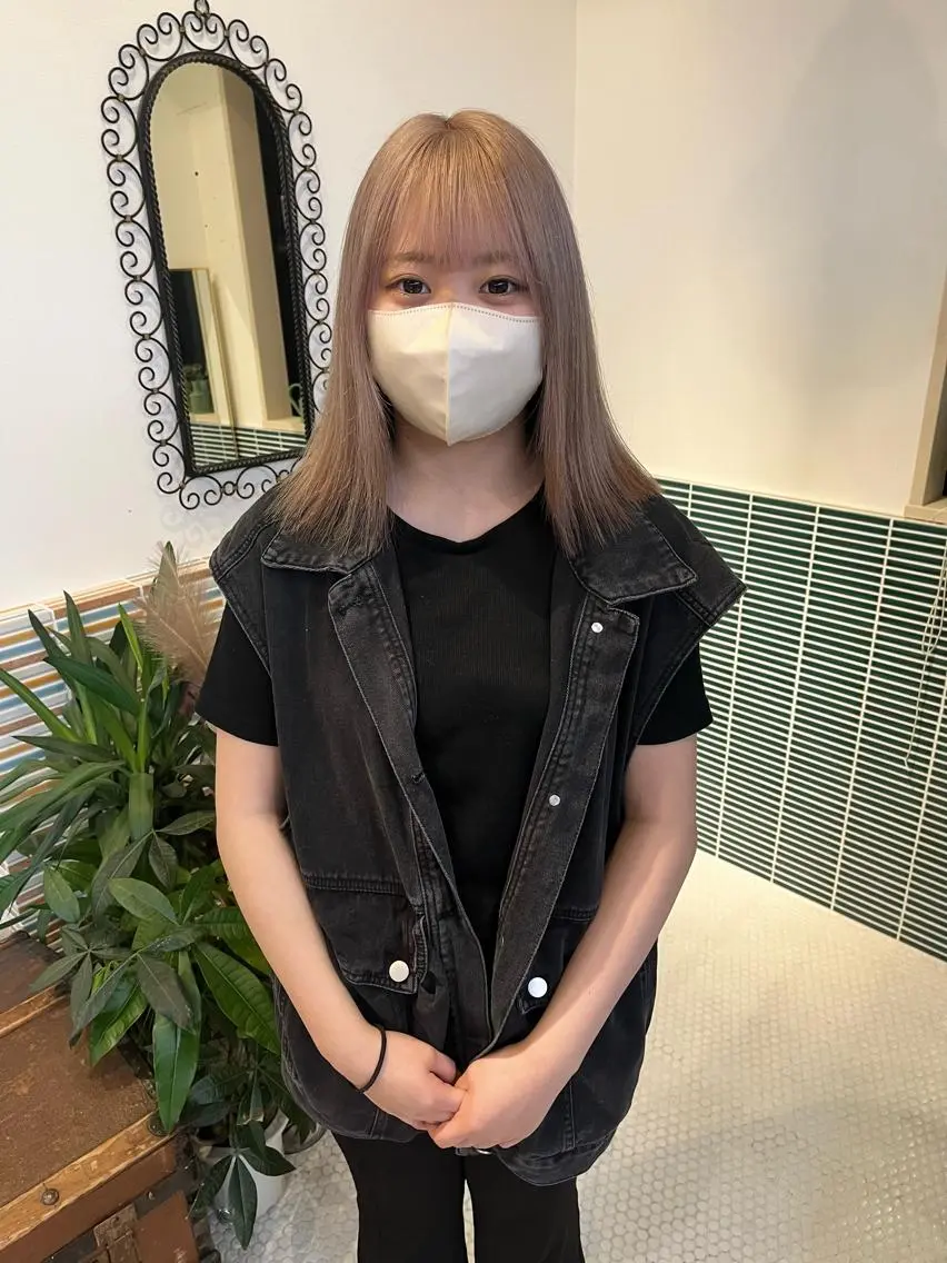 ミディアム カラー ブリーチ ヘアカラー トリートメント 🩷ハイトーン透明感 レイヤー🩷ユリカのヘアスタイル
