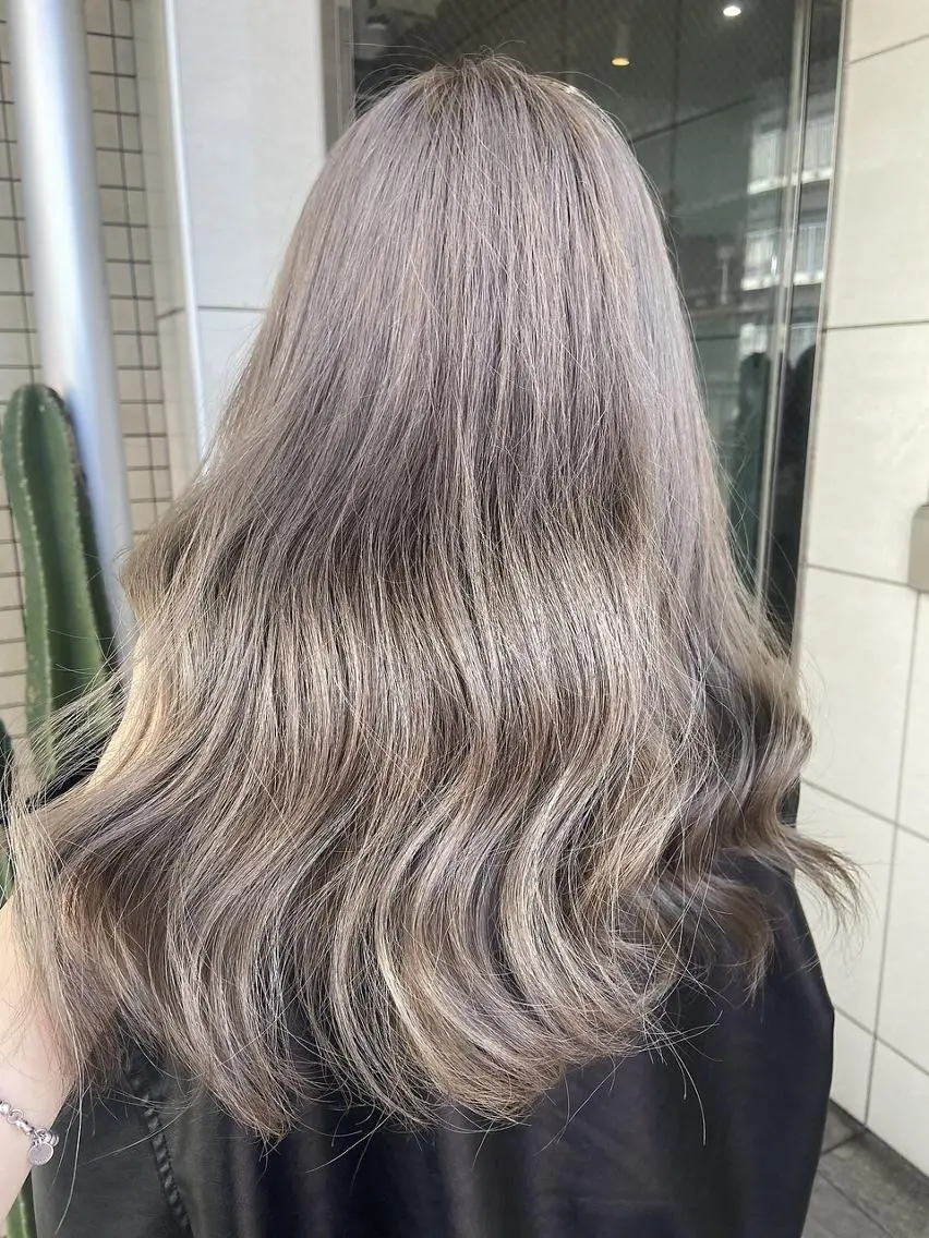 ロング Mirashy 成田のヘアスタイル