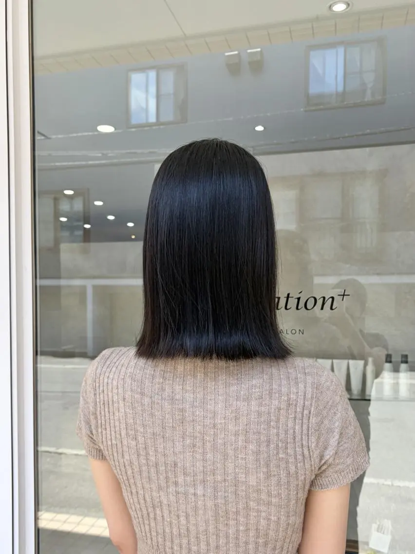 ミディアム 外ハネヘア 韓国ヘアケアブリーチ 莉奈のヘアスタイル