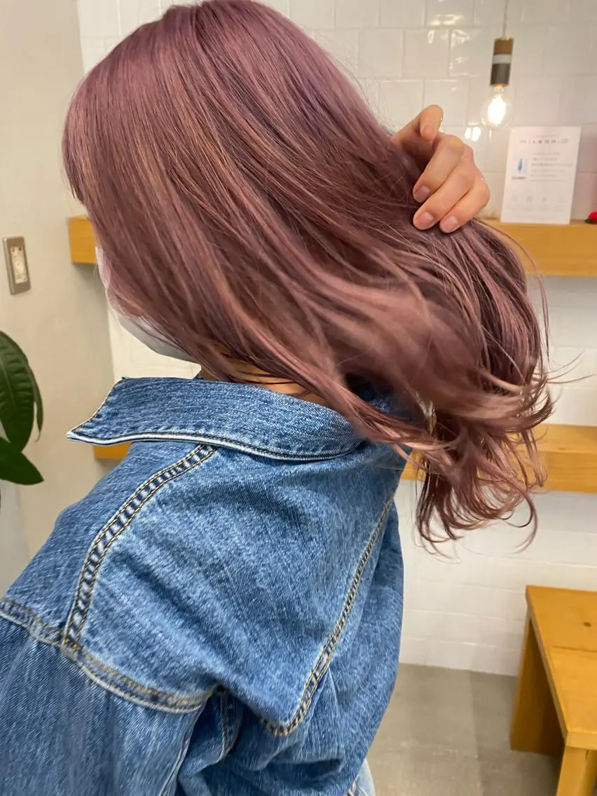 セミロング カラー パーマ ラベンダーカラー ピンクカラー ピンクラベンダー 、 、のヘアスタイル