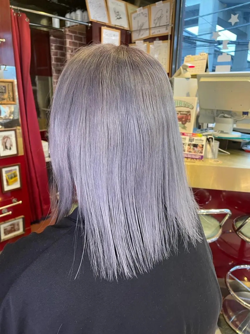 ミディアム 👑派手髪/カット 👑ANRYのヘアスタイル