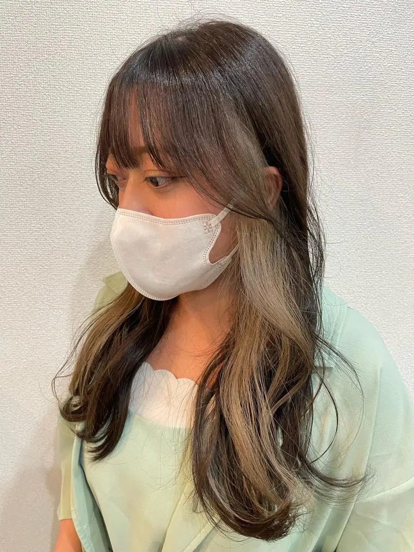 ロング カラー ベージュカラー ブリーチ ケアブリーチ イヤリングカラー ヘアカラー 🦖manami 🦖のヘアスタイル