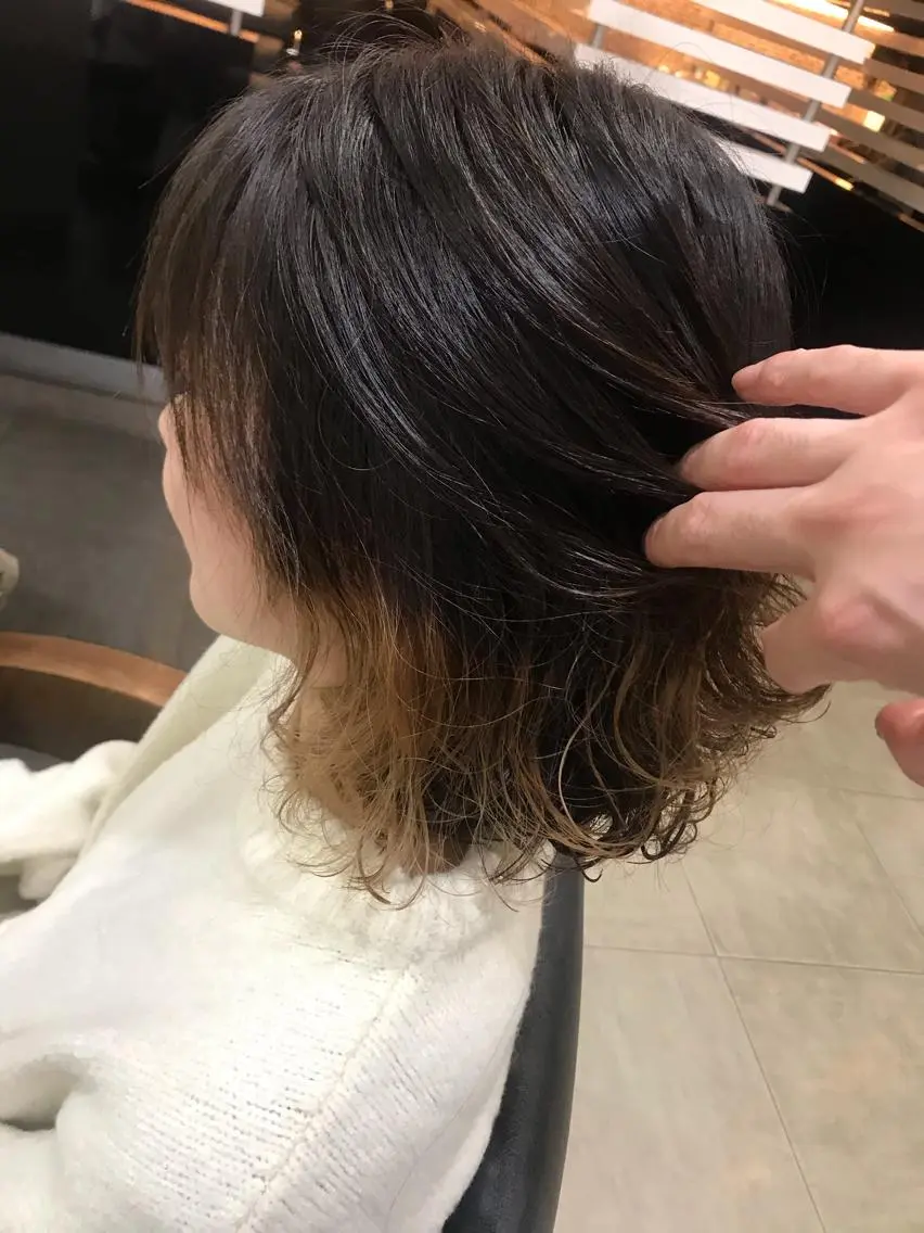 ショート カラー パーマ ヘアアレンジ インナーカラー 烏山 達也のヘアスタイル
