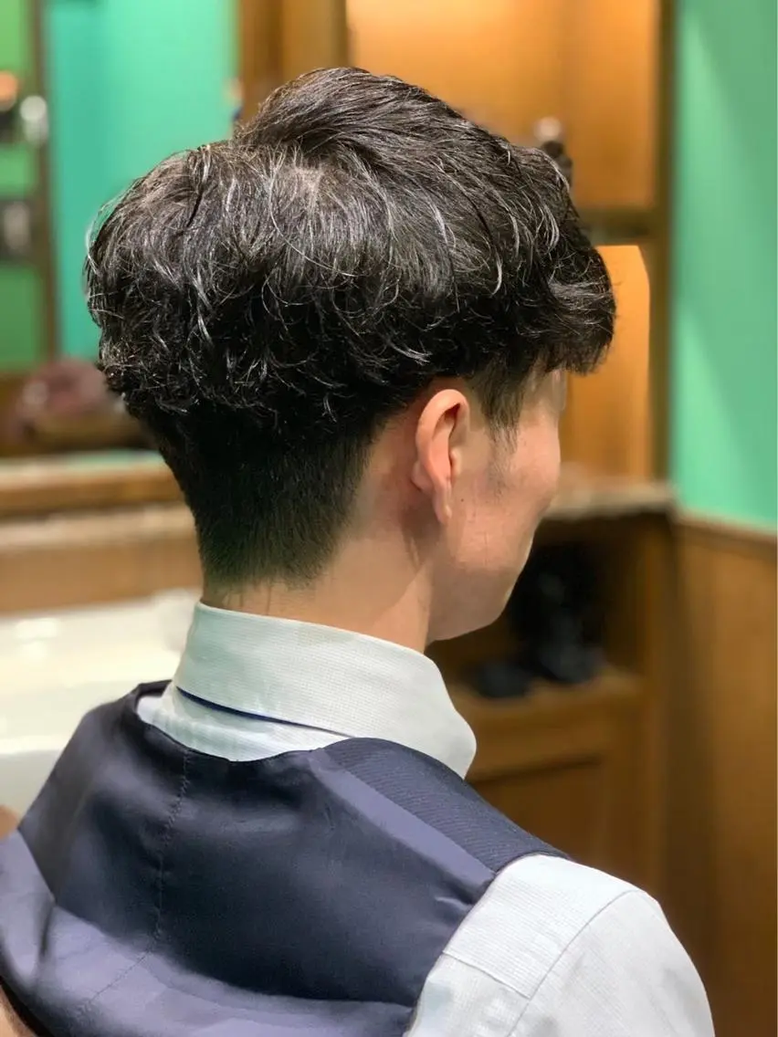 ミディアム パーマ メンズ 安田 遥のヘアスタイル
