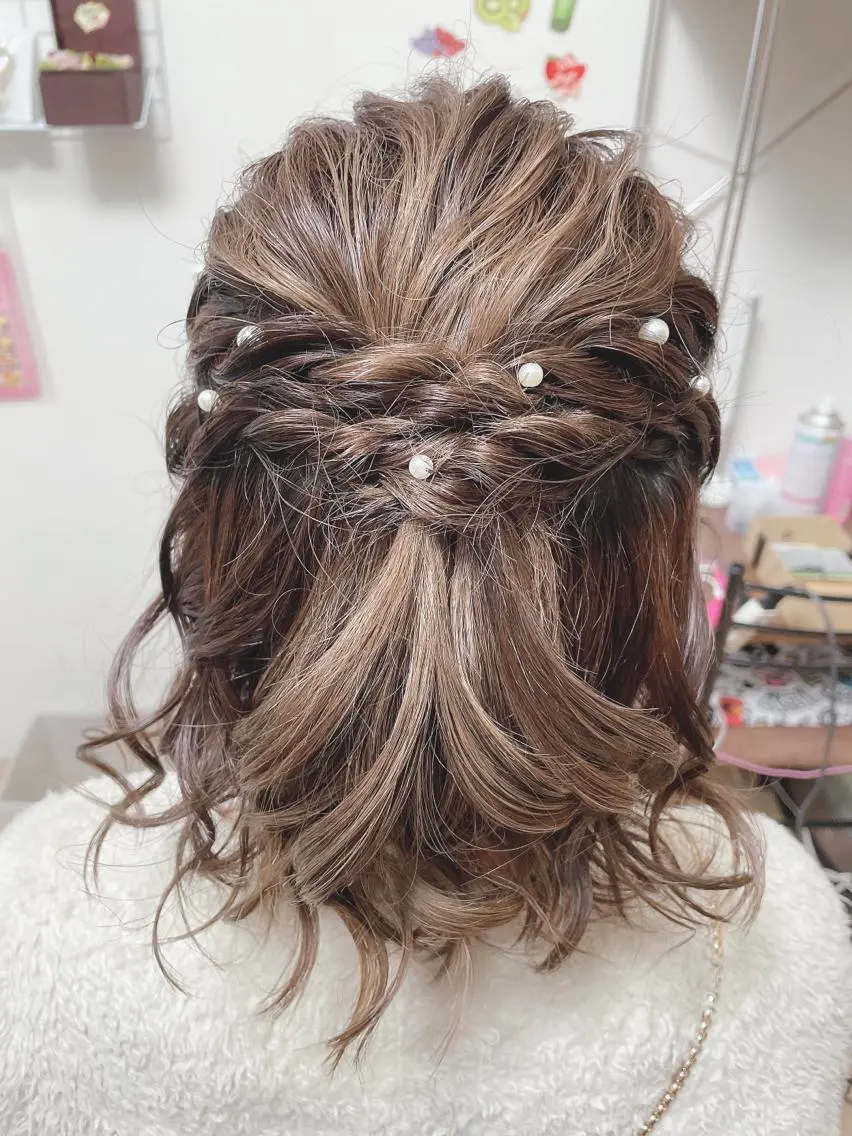 ヘアアレンジ ハーフアップ イーチブライト EachBrightのヘアスタイル