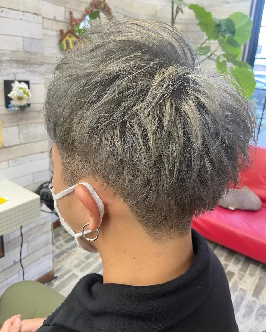 ショート メンズ アッシュ カット ヘアカラー トリートメント 大坪 拓斗のヘアスタイル