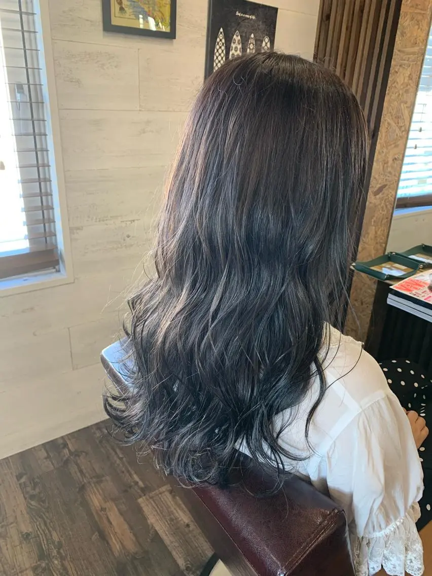 セミロング カラー アッシュ natsu fujinoのヘアスタイル