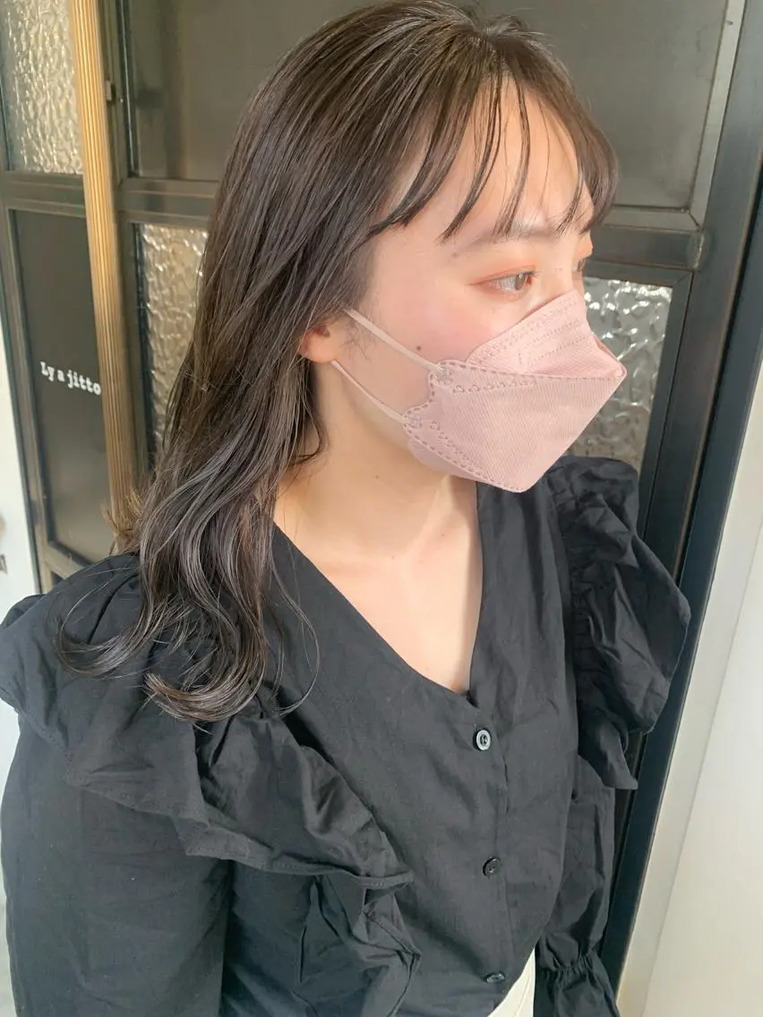 セミロング カラー 本間 結衣のヘアスタイル