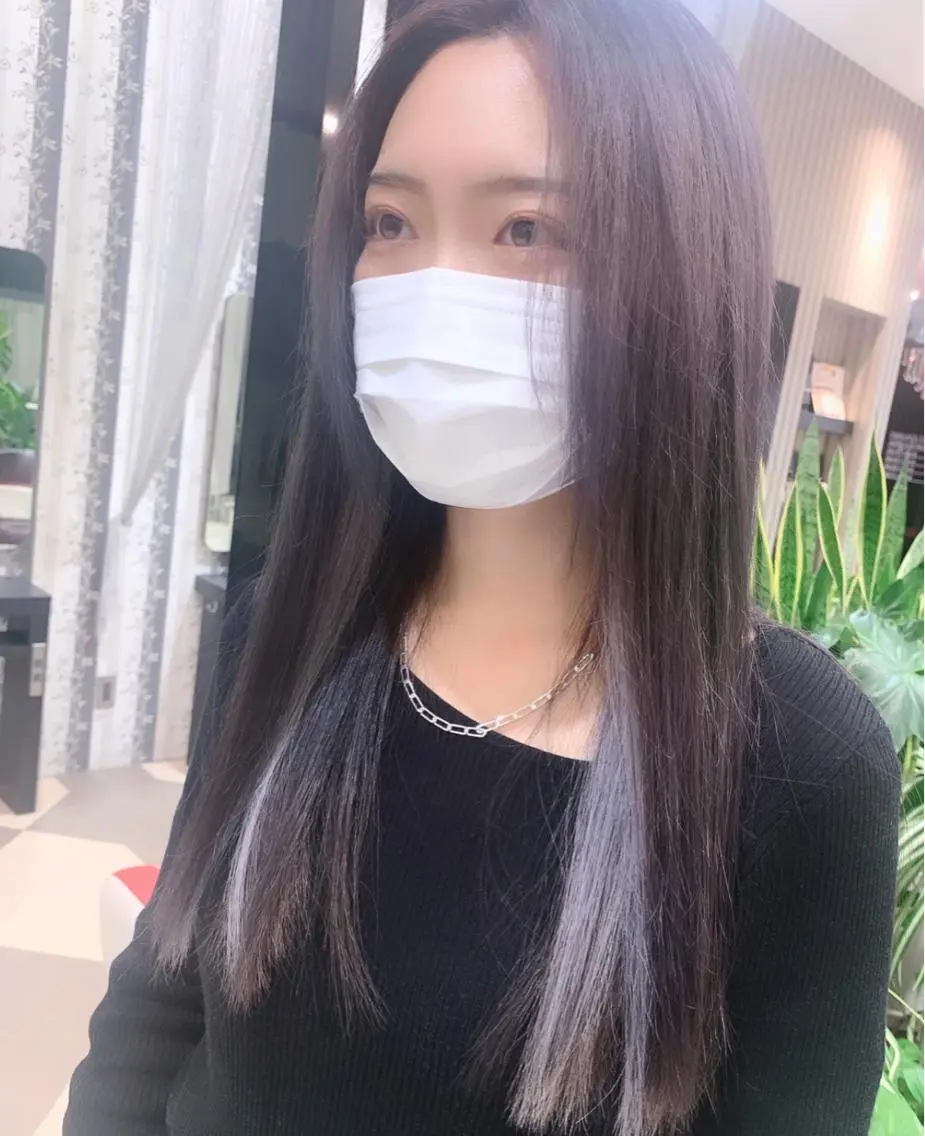 ロング カラー 上村 菜月のヘアスタイル