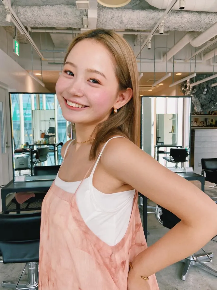 ミディアム カラー ヘアアレンジ ハイトーンカラー カット ヘアカラー トリートメント 天神レイヤーカット No.1💖マユカのヘアスタイル