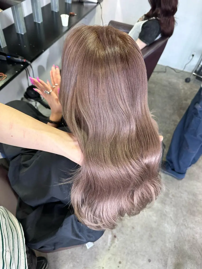 カラー ブリーチ ケアカラー 透明感カラー グレージュ ミルクティーグレージュ 韓国風レイヤーカット ryotaのヘアスタイル