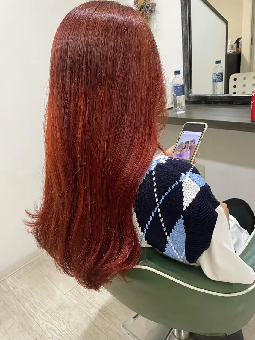 ロング カラー ブリーチ オレンジ オレンジレッド レッドカラー 韓国風ヘア ヘアカラー 🫧富田 苑実🫧のヘアスタイル
