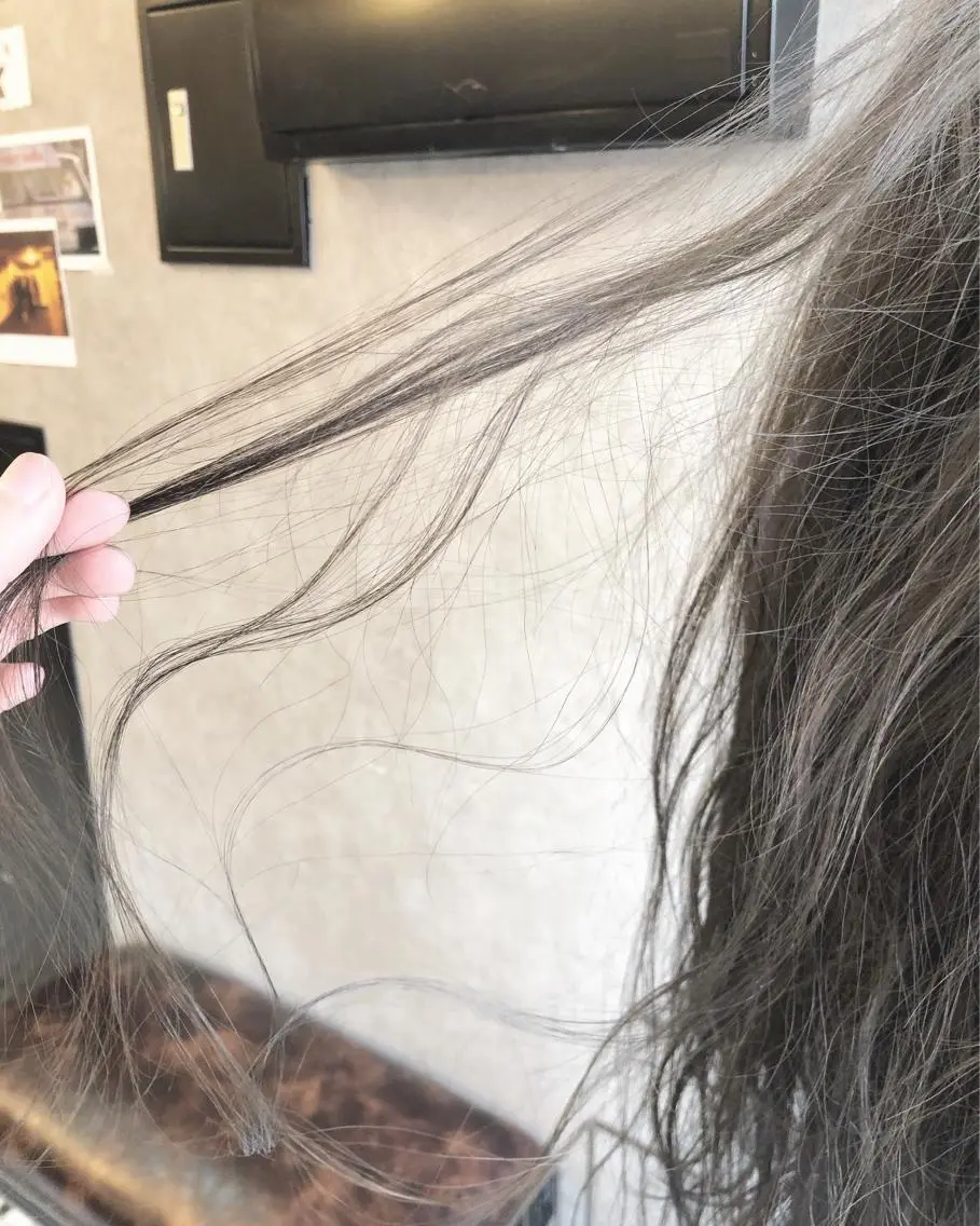 ロング カラー 顔周りレイヤーカット ブリーチminamiのヘアスタイル