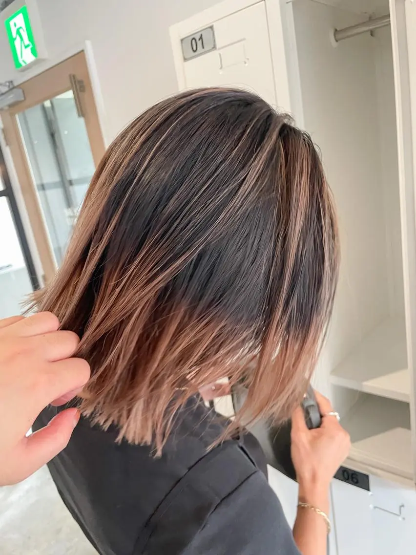 ミディアム カラー バレイヤージュ ベージュカラー ハイライトカラー ハイライト レイヤーカット カット ヘアカラー Takuma Suzuki中目黒のヘアスタイル