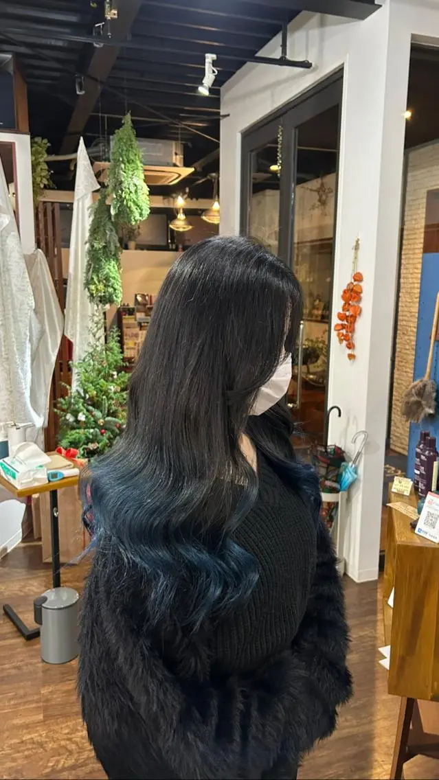 カラー 橋本 愛唯のヘアスタイル