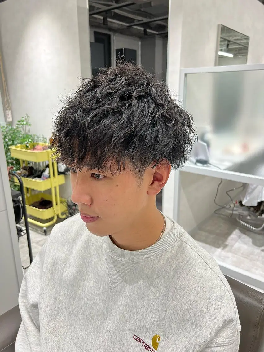 ショート カラー パーマ メンズ 関西センターパート メンズモデル募集のヘアスタイル
