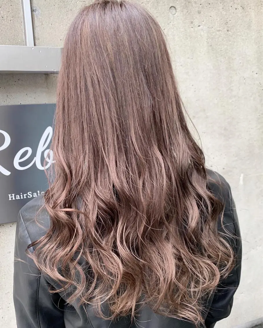 セミロング カラー レイヤーカット 西村あきやのヘアスタイル