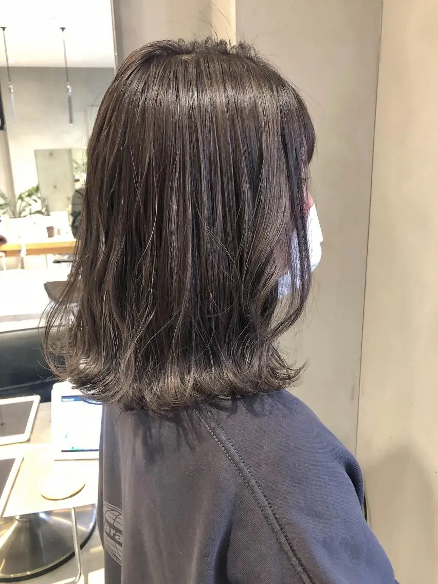 ミディアム カラー グレージュ 圧倒的透明感カラー nana🦕のヘアスタイル