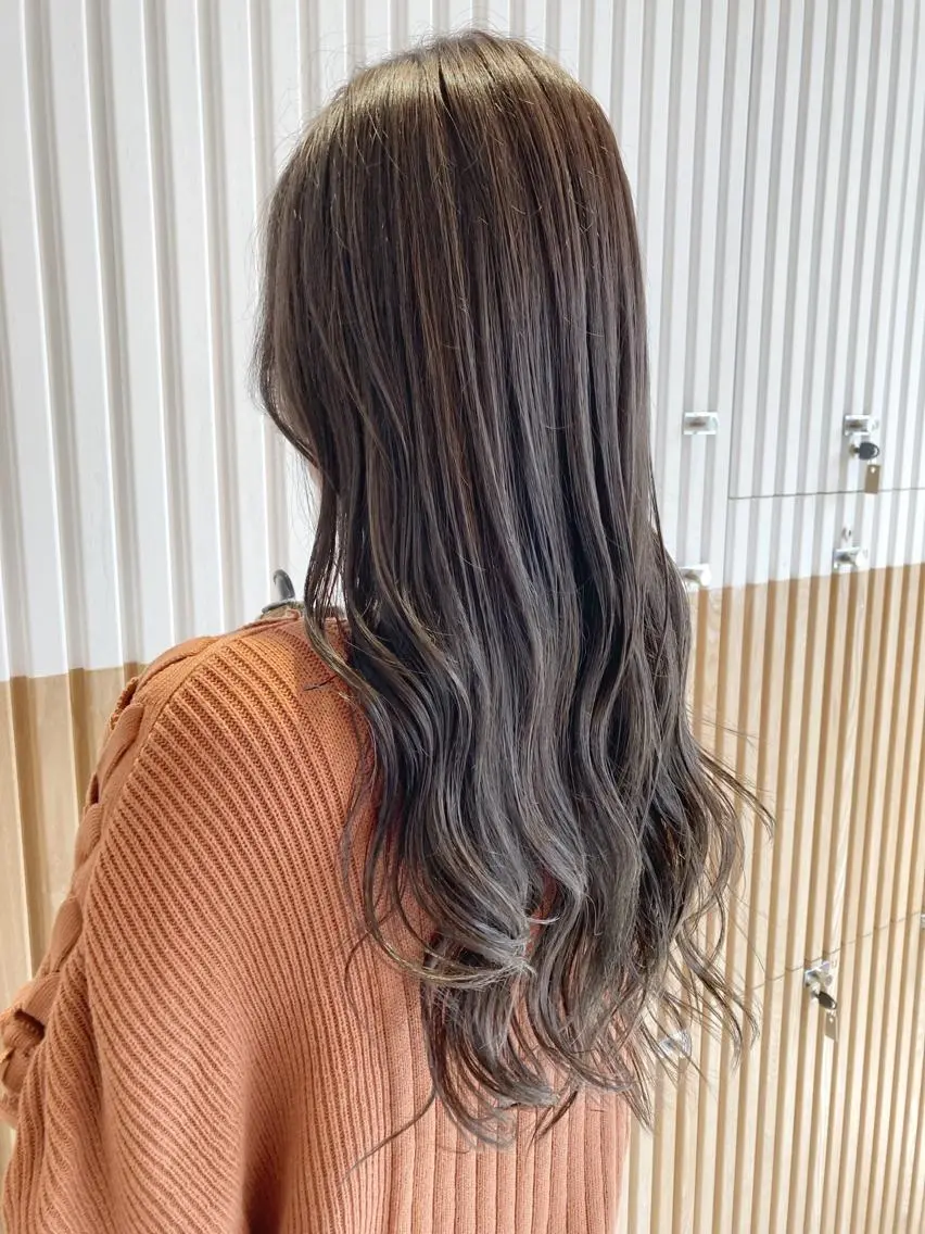 ロング カラー ブリーチ 透明感カラー デザインカラー グレージュ ハイライトカラー カット ヘアカラー ボブ/ハイトーン 福生Radix 下田のヘアスタイル
