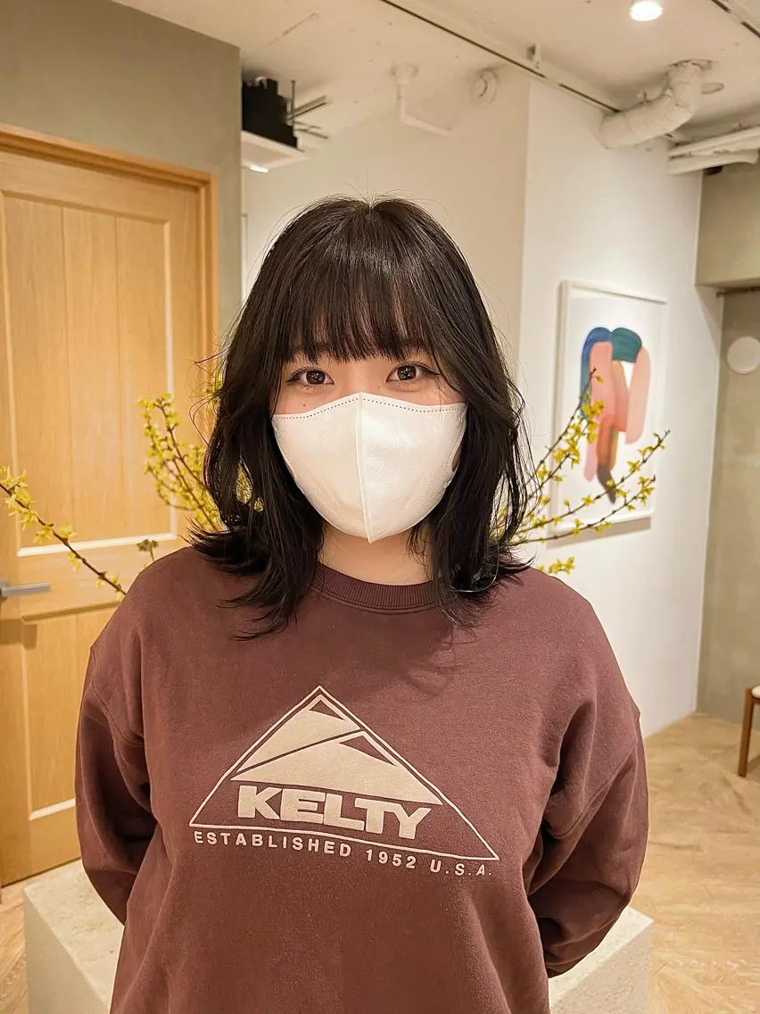 ミディアム アッシュ アッシュブラウン 似合わせレイヤー ＆縮毛矯正のヘアスタイル