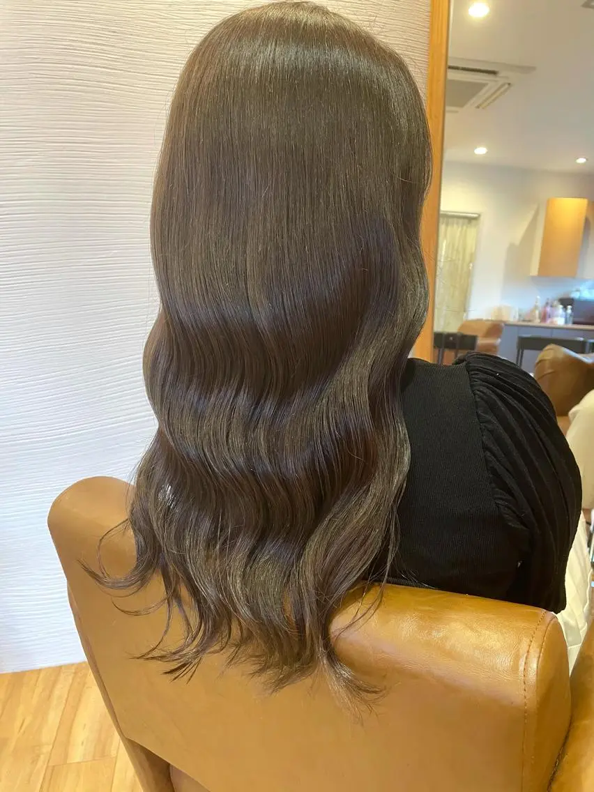 ロング カラー ブリーチ 透明感カラー グレージュ ブリーチなしカラー ヘアカラー 北九州美容室 🕊️わかな✂︎のヘアスタイル