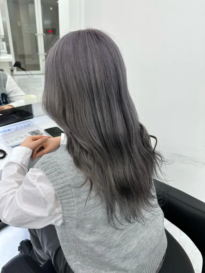 セミロング カラー パーマ ヘアアレンジ メンズ キッズ ネイル マツエク・マツパ アイブロウ ヘアカラー トリートメント ダメージレスブリーチ ×美髪矯正【滝太】のヘアスタイル