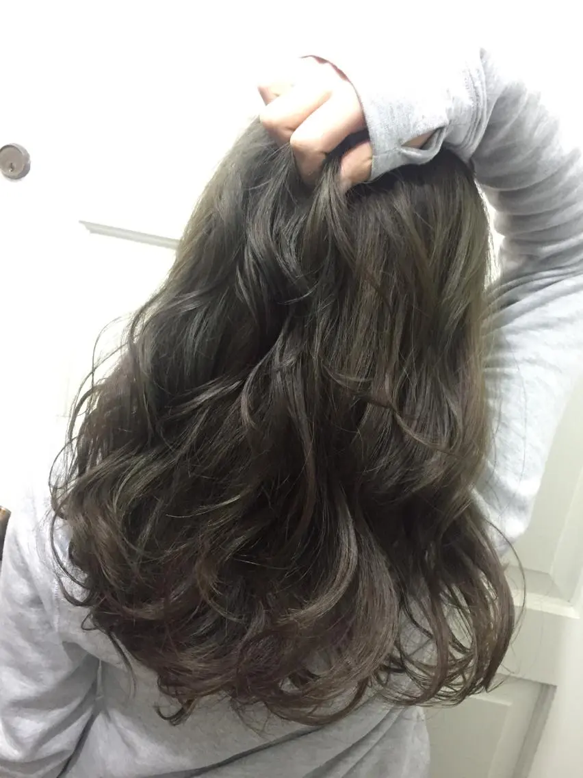 セミロング ロング カラー グレージュ カーキグレージュ 若杉 諒のヘアスタイル