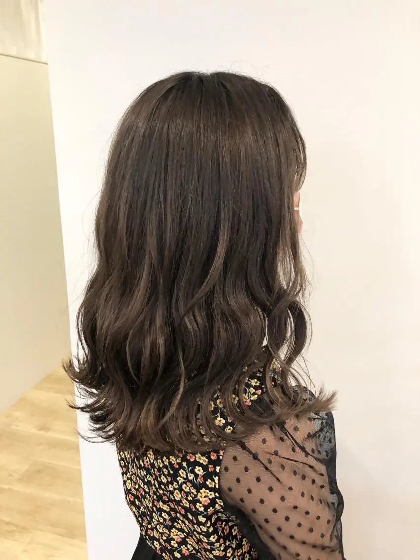 カラー 透明感カラー グレージュ 大迫 江梨のヘアスタイル