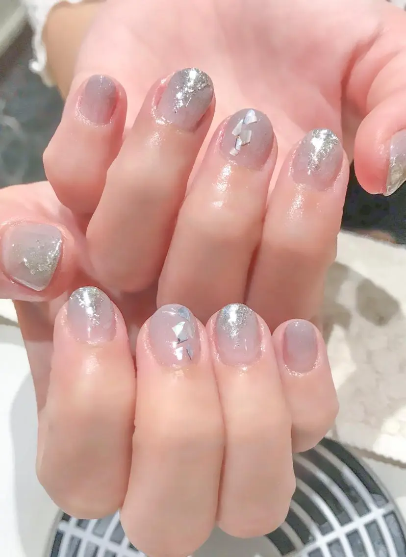 ネイル グラデーション ラメ(グリッター) シルバー Nyanco Nailのネイルデザイン