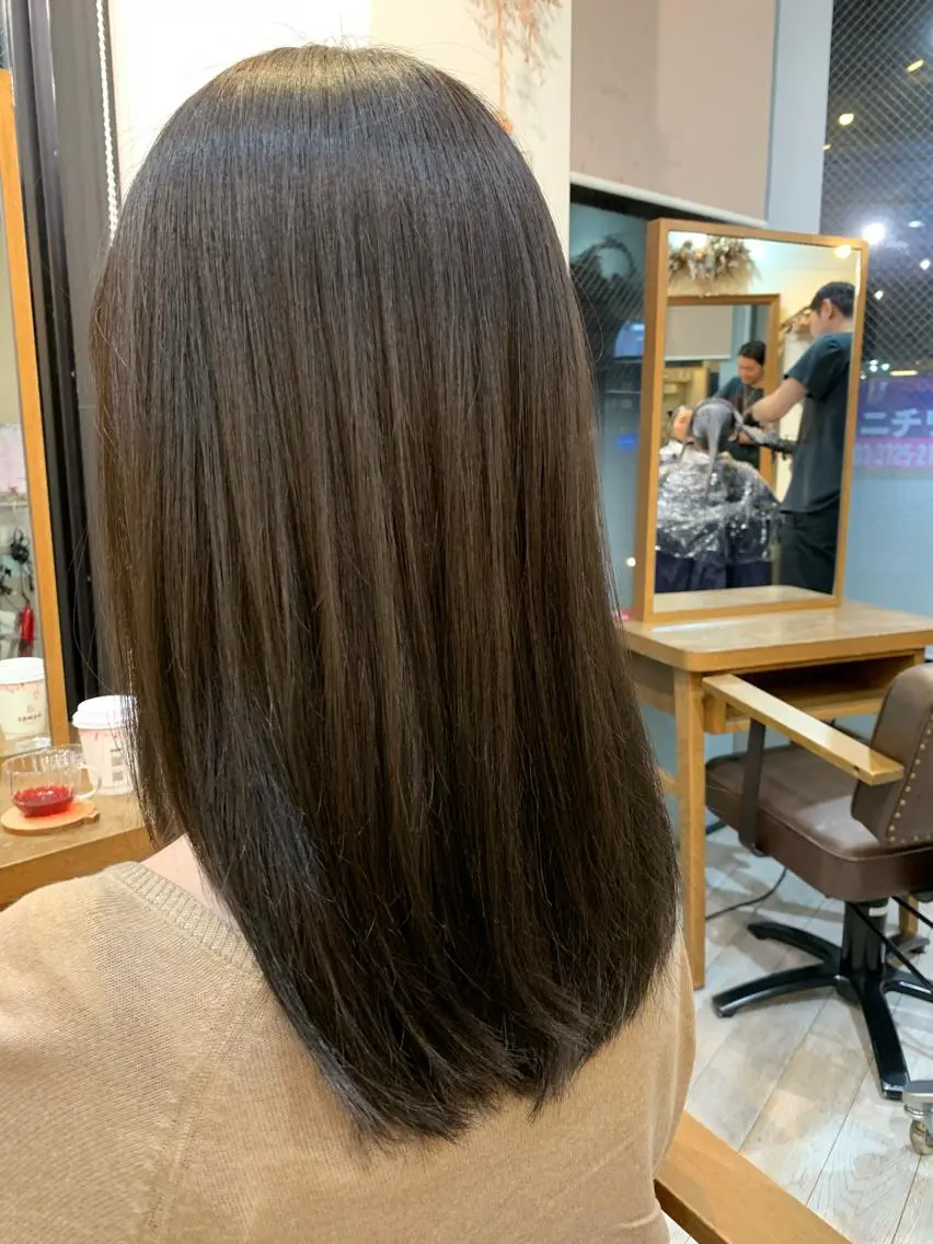 ロング カラー アディクシーカラー 透明感カラー 四ッ井 翔のヘアスタイル