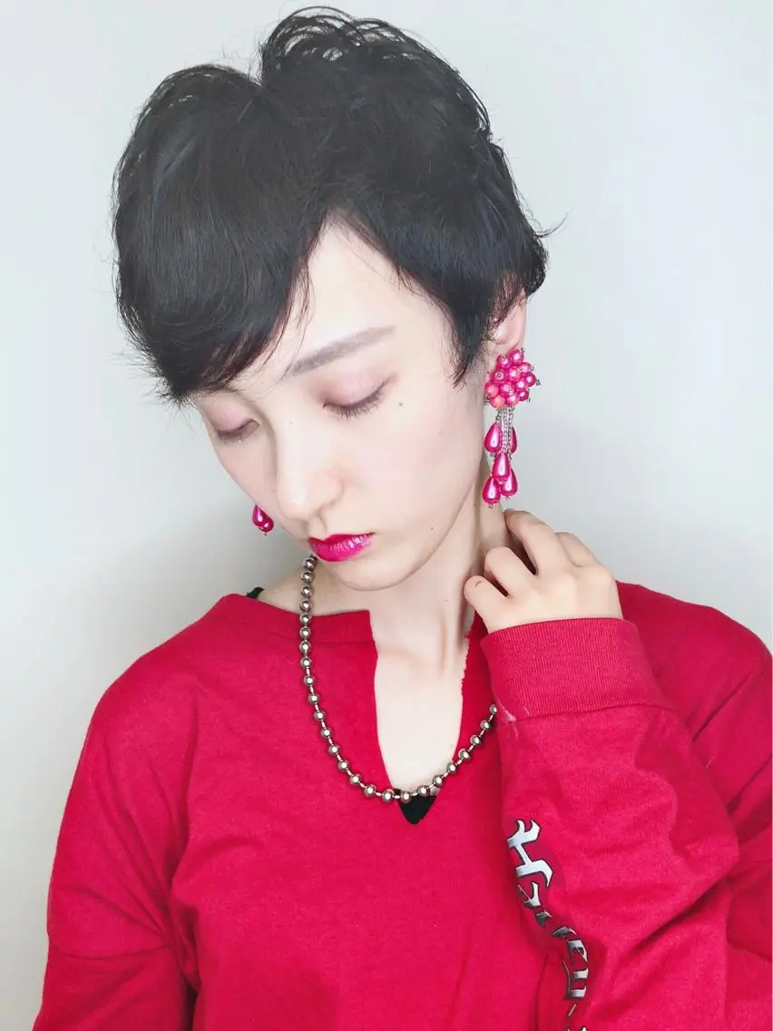 ショート パーマ ウルフカット／吉村 桃子のヘアスタイル