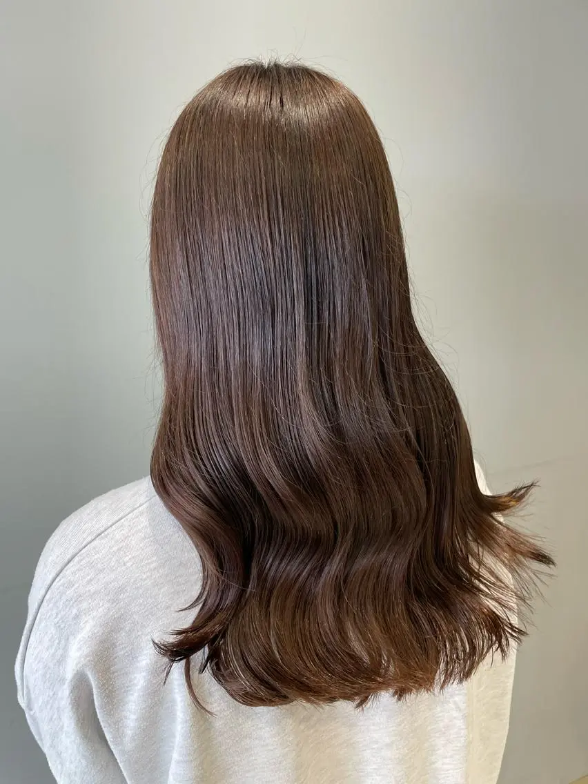 カラー 吉原 愛美のヘアスタイル