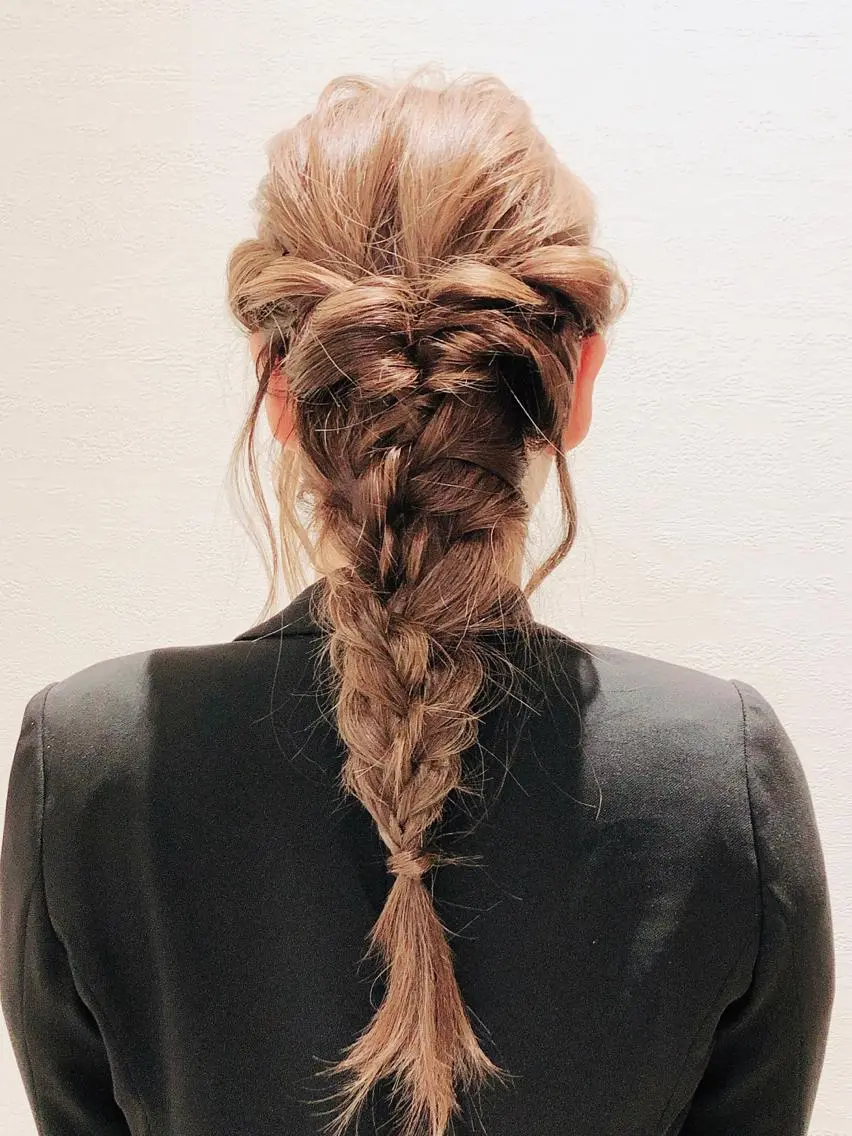 ロング ヘアアレンジ 安田 美由紀のヘアスタイル