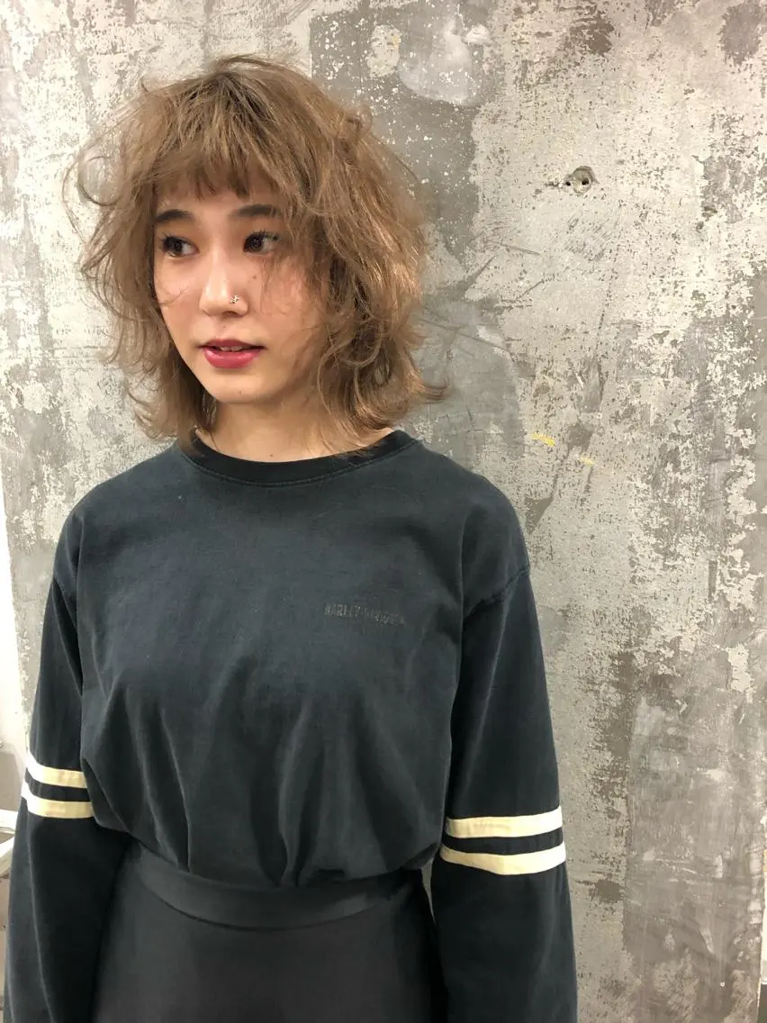 セミロング カラー ベージュカラー ブロンド ハイトーンカラー Pia ツボイ ケイタのヘアスタイル