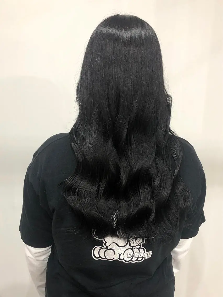 カラー ヘアカラー white.梅田 デザインカラー🦄のヘアスタイル