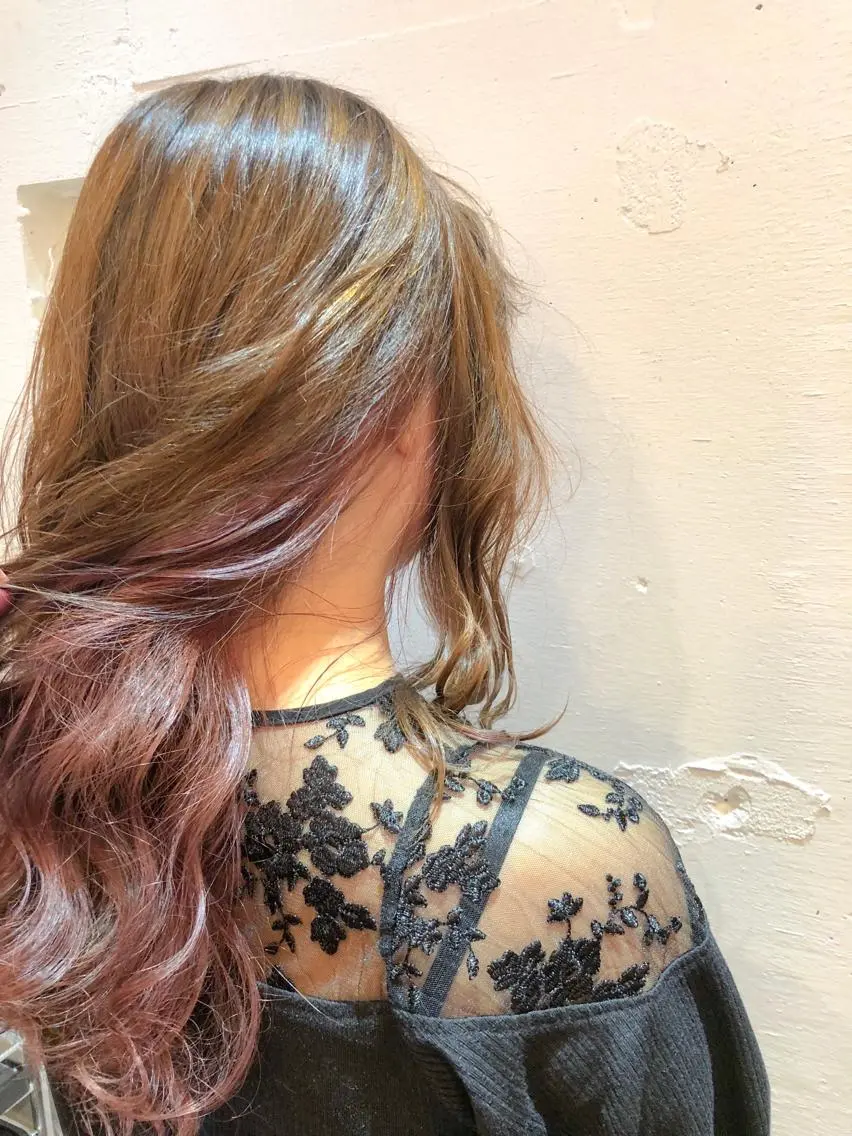 セミロング カラー ヘアカラー いしだ みさきのヘアスタイル
