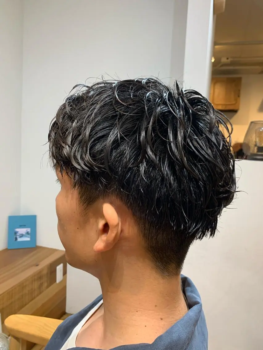 ショート パーマ メンズ メンズパーマ スパイラルパーマ メンズStylist 山根慧のヘアスタイル