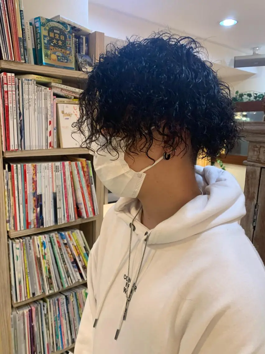 ショート パーマ メンズ メンズパーマ 刈り上げ nishimura makotoのヘアスタイル